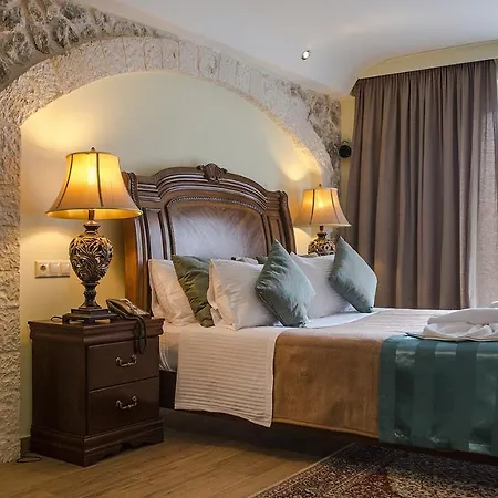 Archontopetra Boutique Mega Chorio