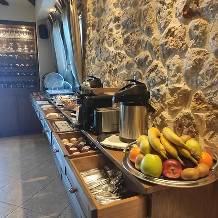 Archontopetra Boutique Mega Chorio